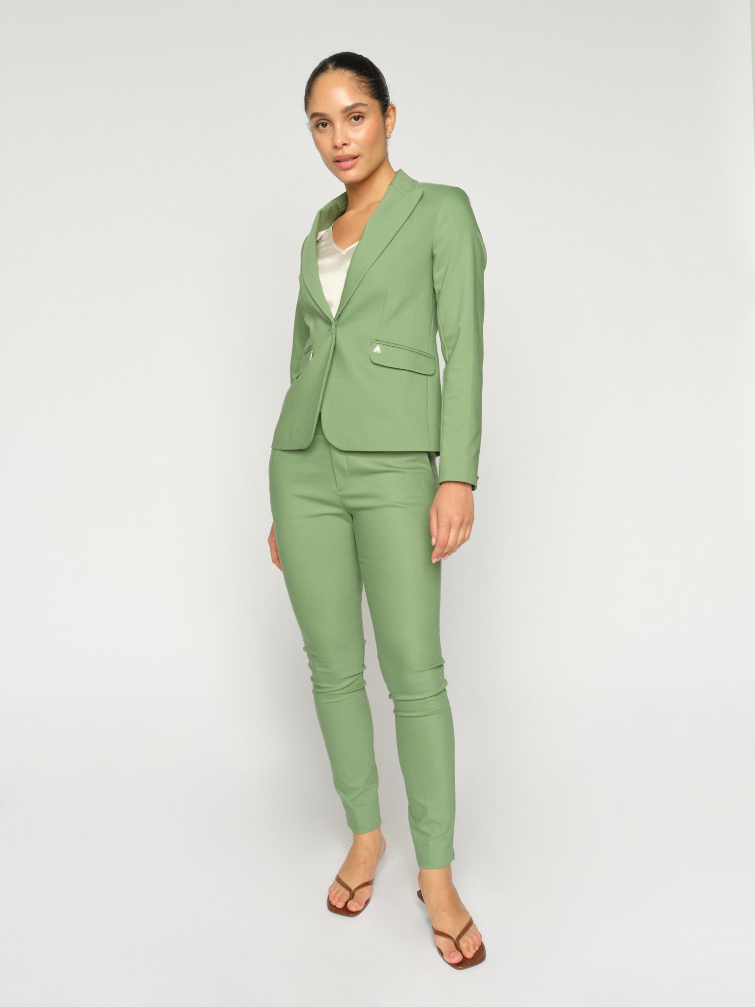 Modelshot / Turf Green / Detail